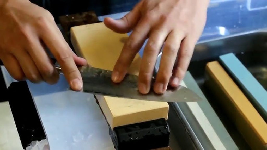 Develop Your Skills: The London Thriving Culture of Knife Sharpening